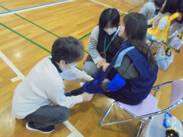 体験グッズを身に着けて