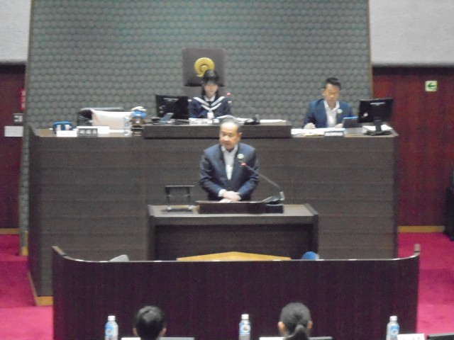 教育長に答弁いただきました