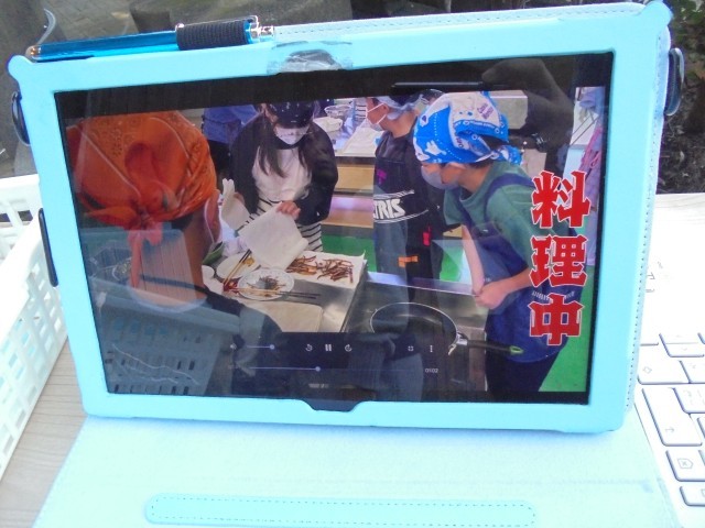 動画も自分たちで作成