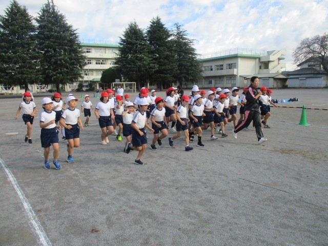 ３・４年生が持久走記録測定１回目