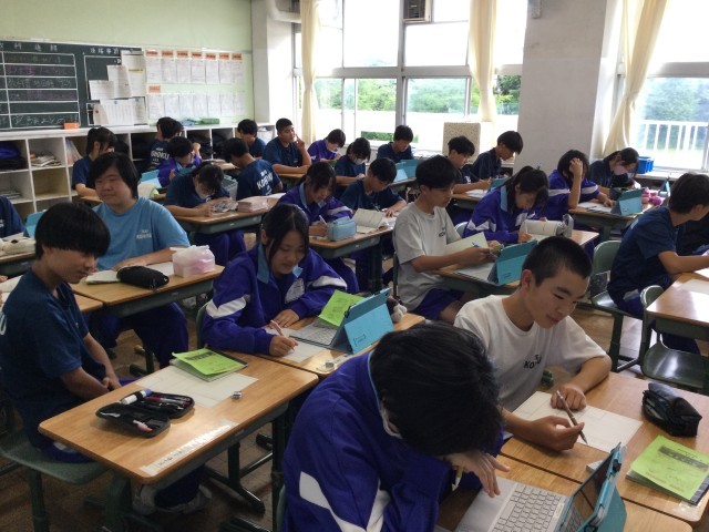 林間後の新聞作成