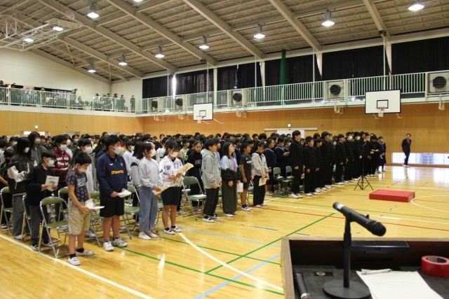 合唱コンクールでの小中学生での全体合唱